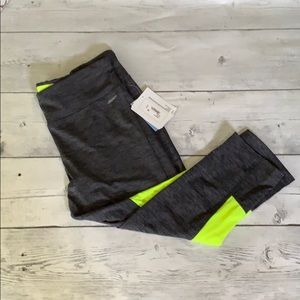 Jockey Sport workout capri leggings